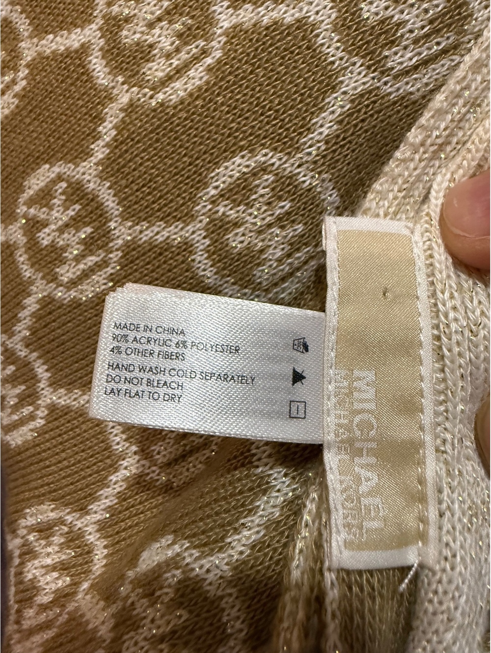 New Without Tags (NWOT) Michael Kors Signature Logo Scarf And Hat - Picture 3 of 3